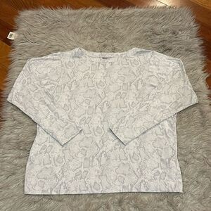 J Jill wearever‎ collection white and gray snake skin print long sleeve shirt